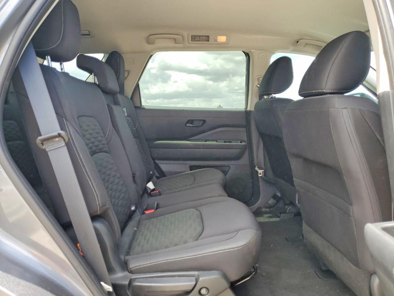 Nissan Pathfinder S