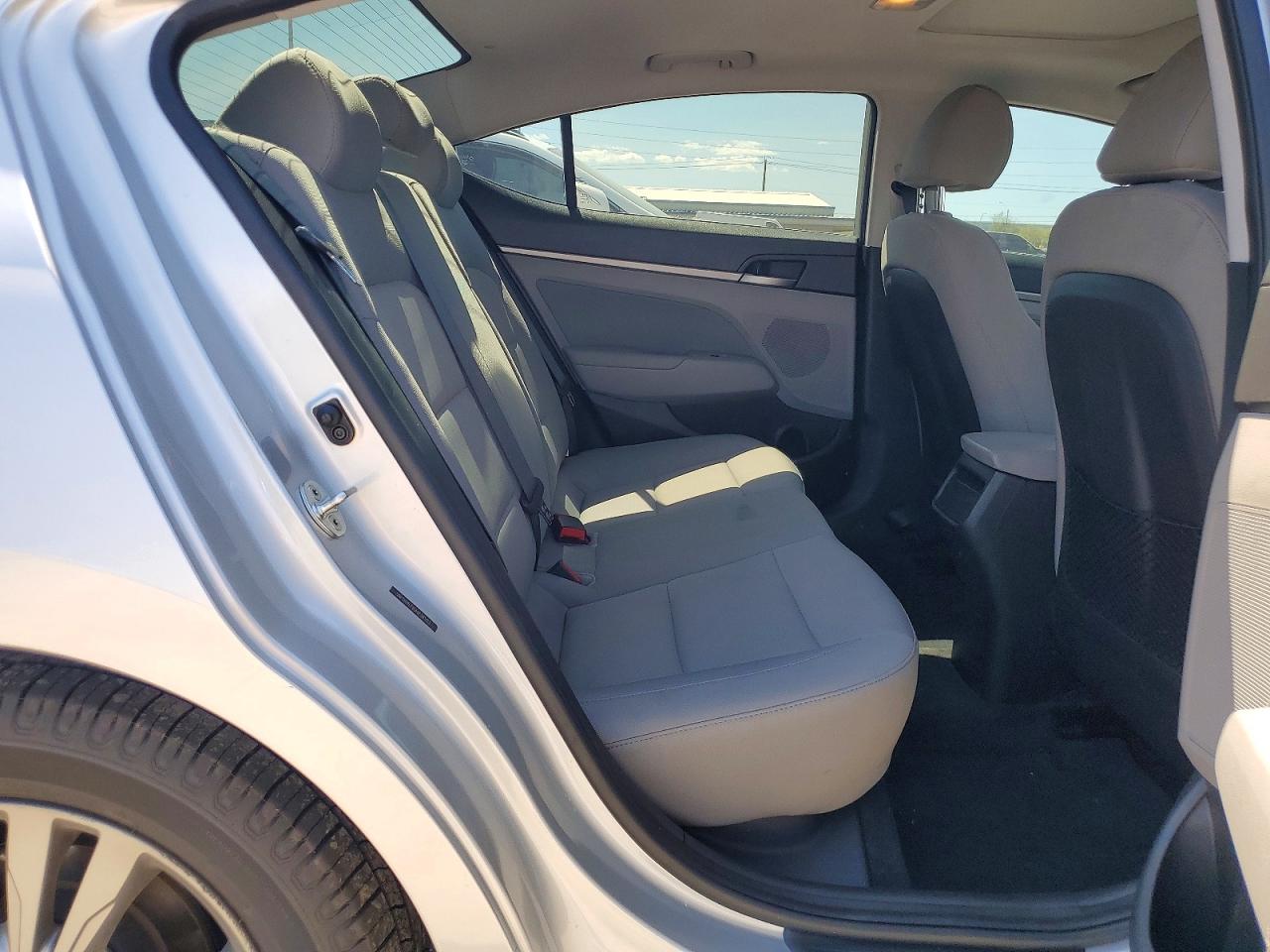 Hyundai ELANTRA Value Edition