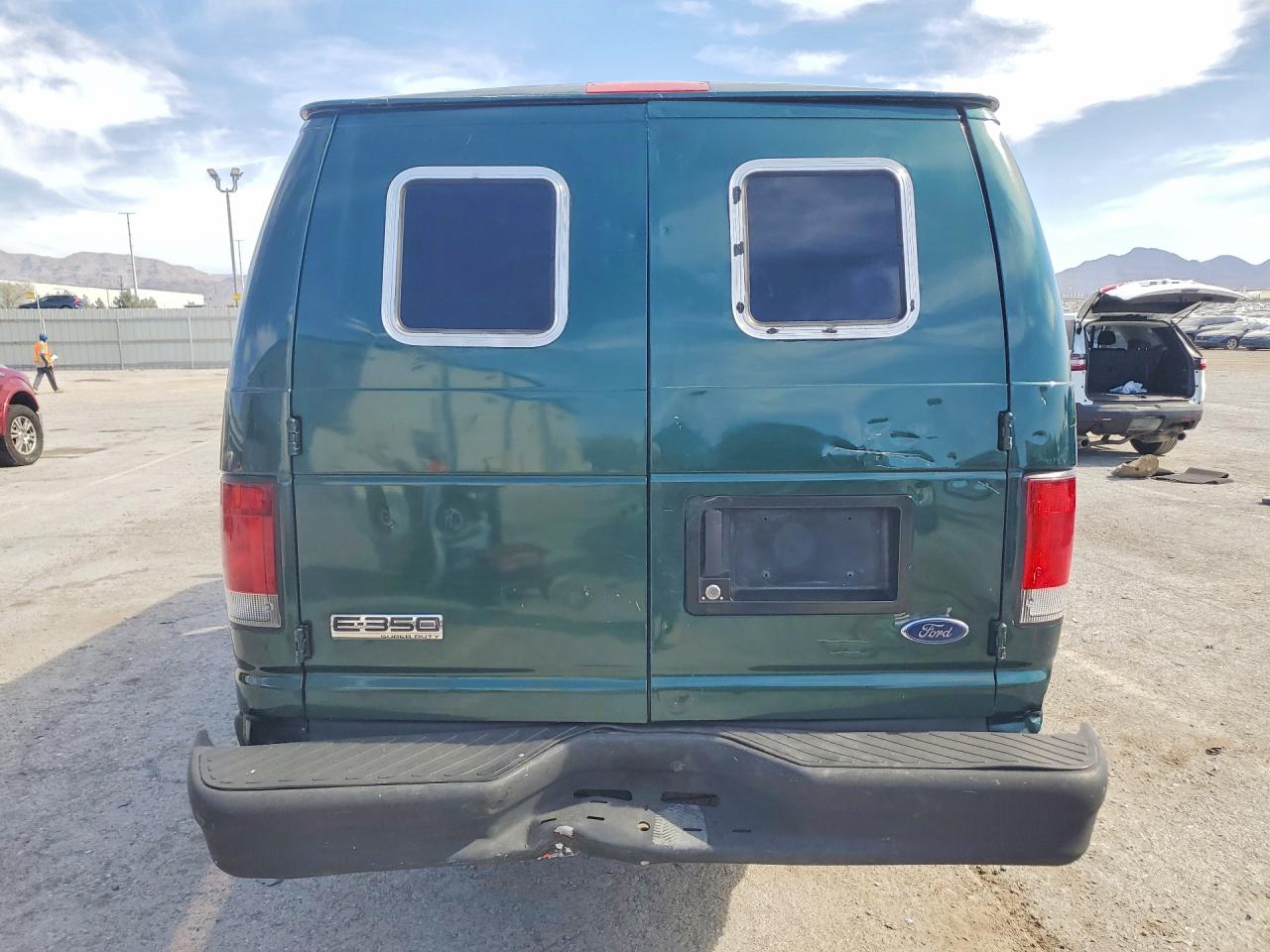 Ford Econoline E350 Super Duty Van