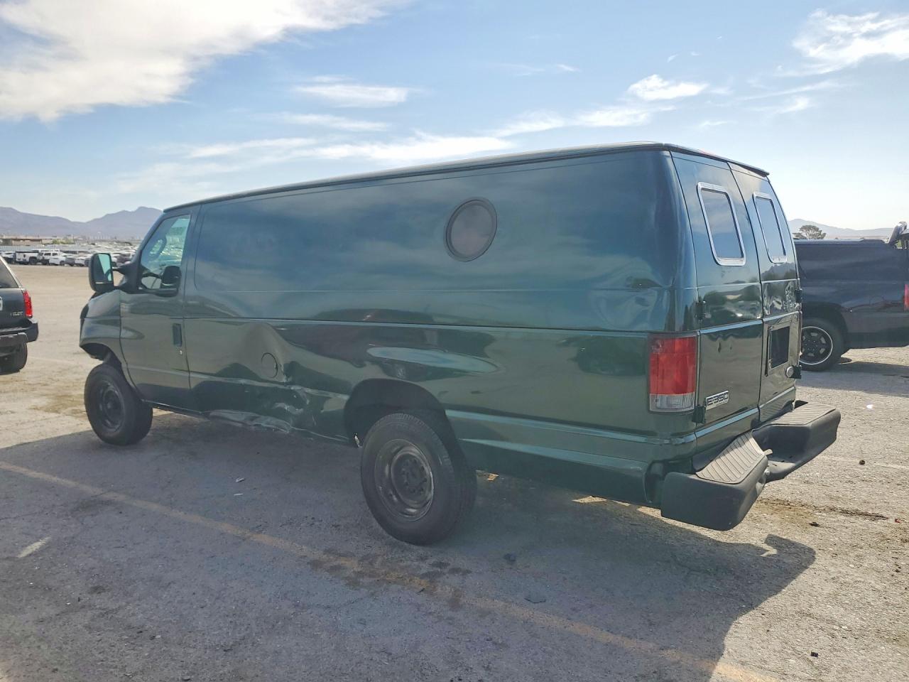 Ford Econoline E350 Super Duty Van