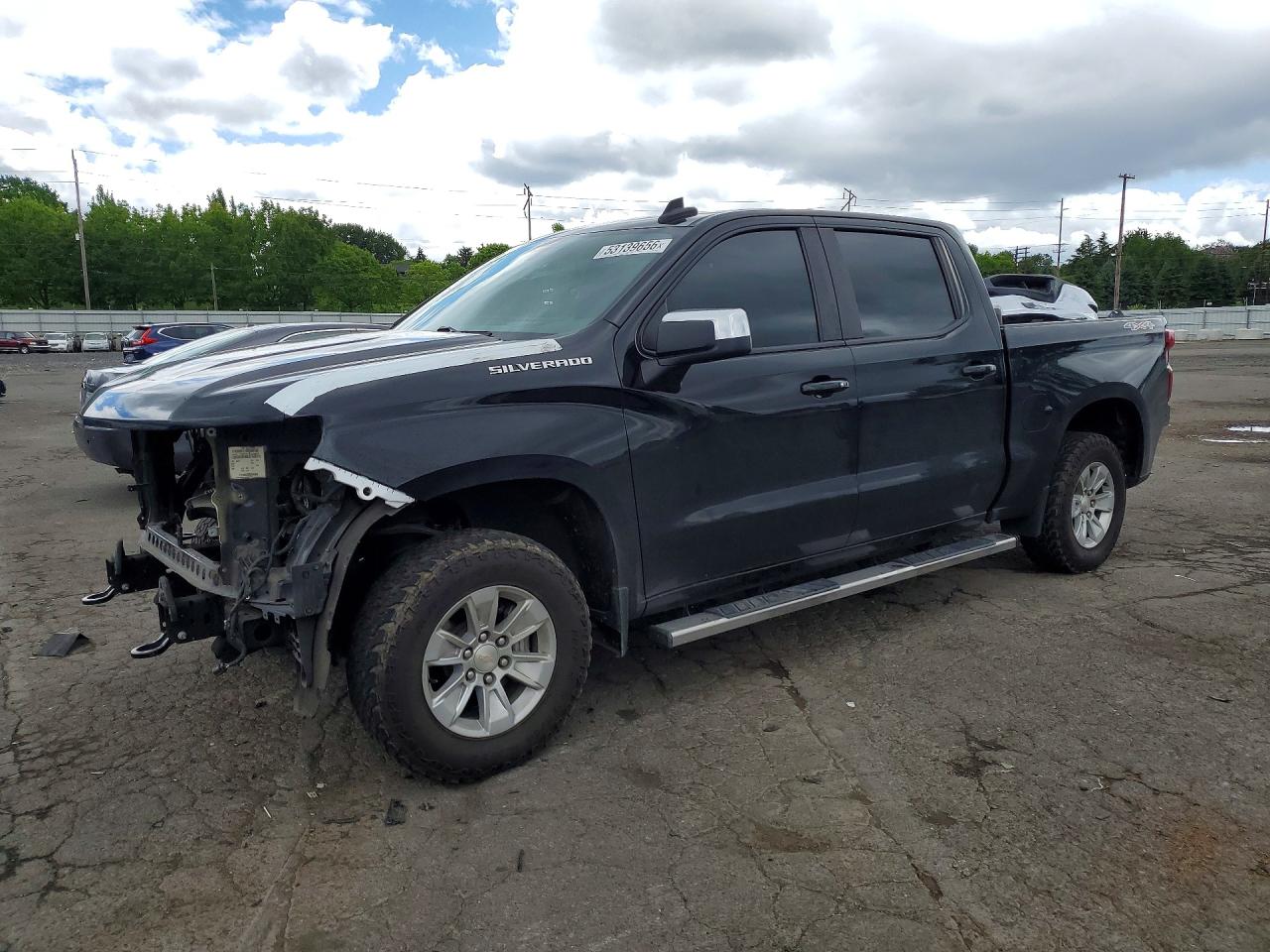 Salvage Chevrolet Silverado Image