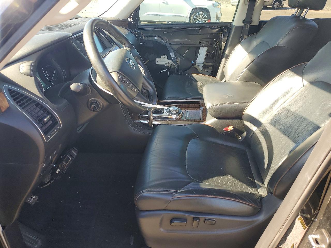 Nissan Armada Platinum