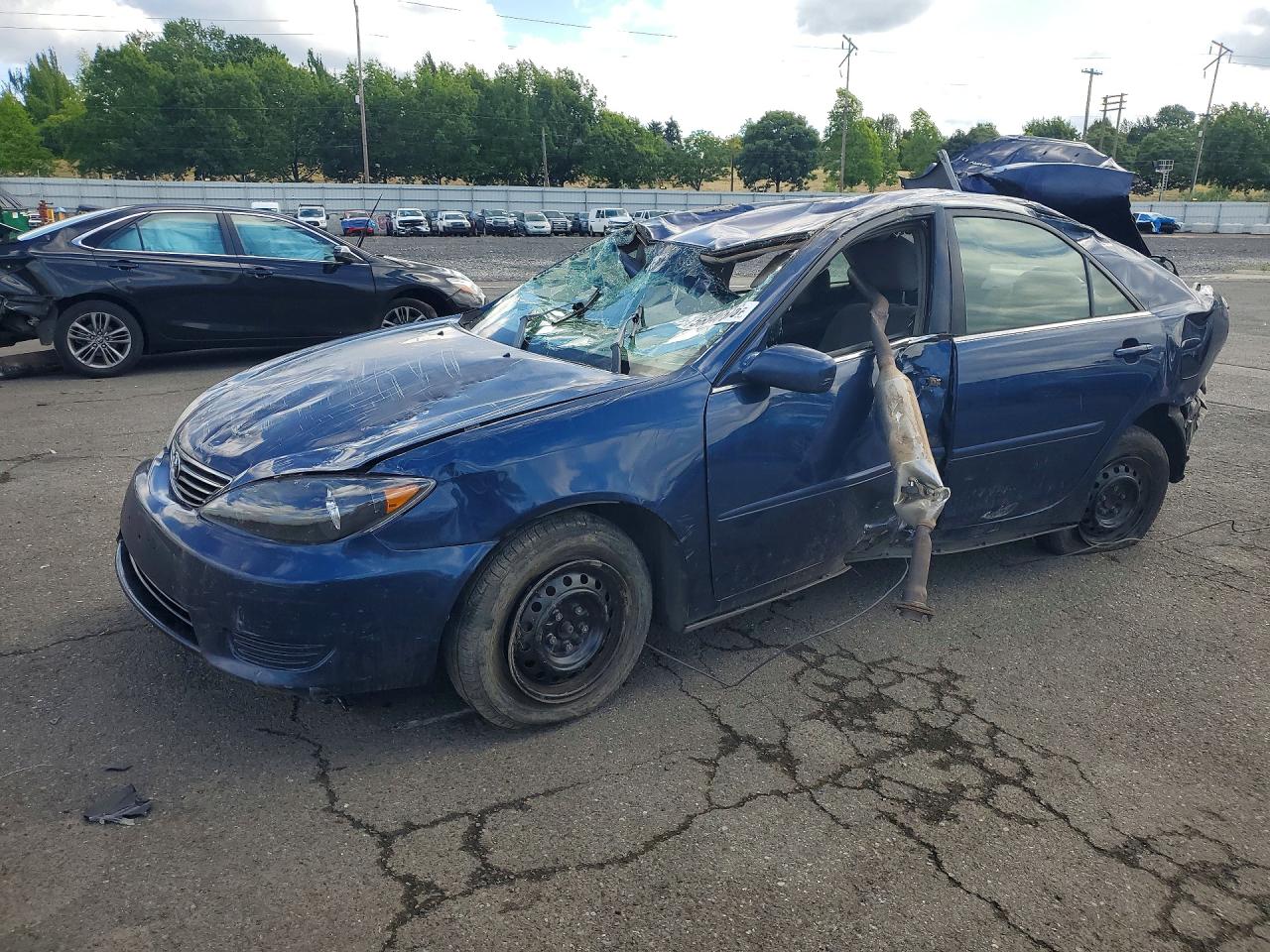 Salvage Toyota Camry Image