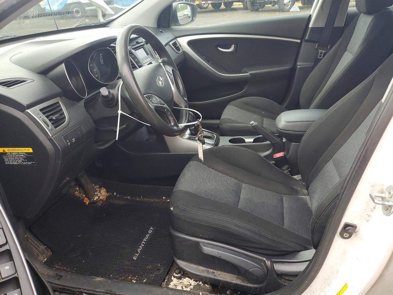 Hyundai ELANTRA Base