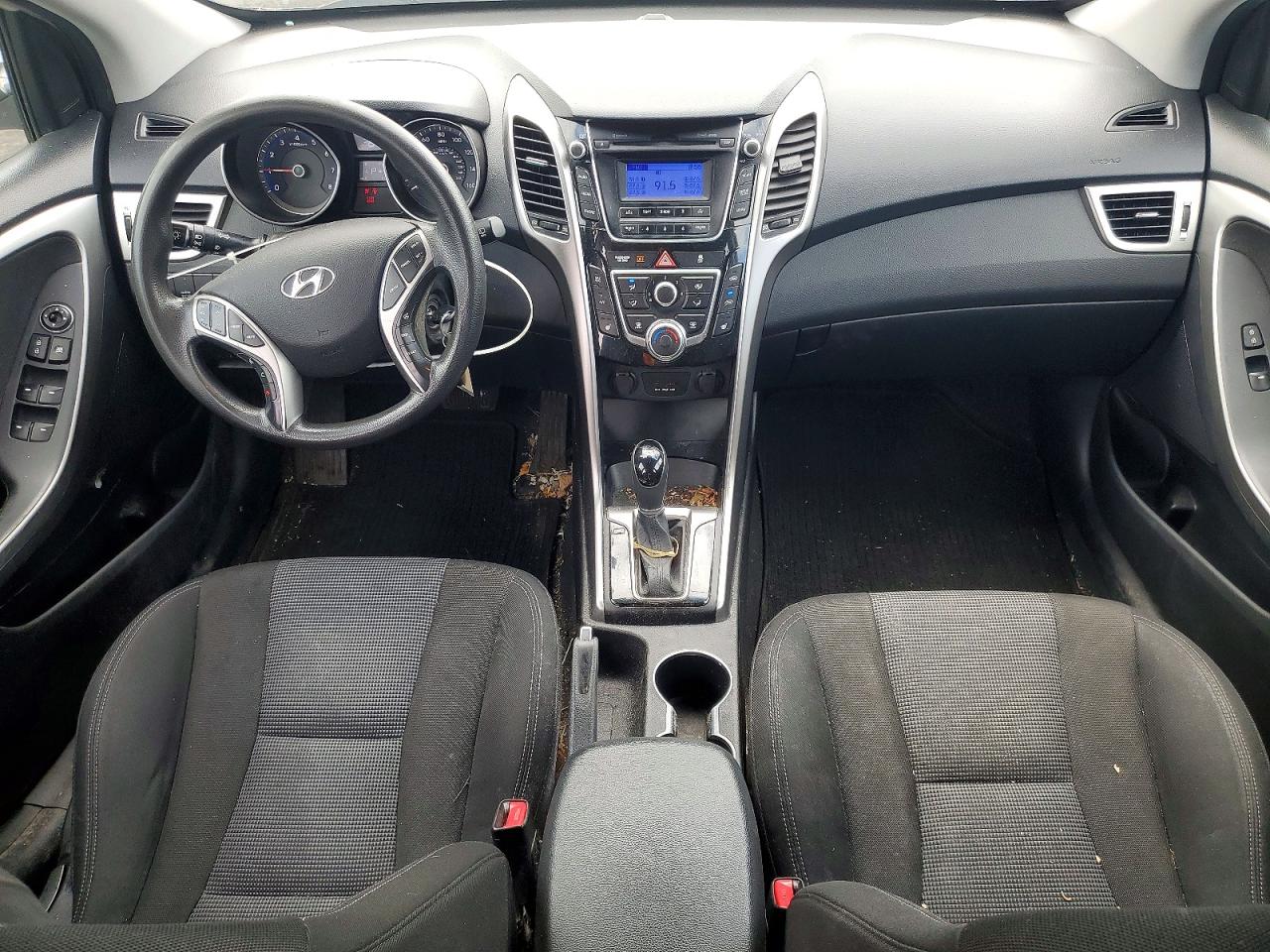 Hyundai ELANTRA Base
