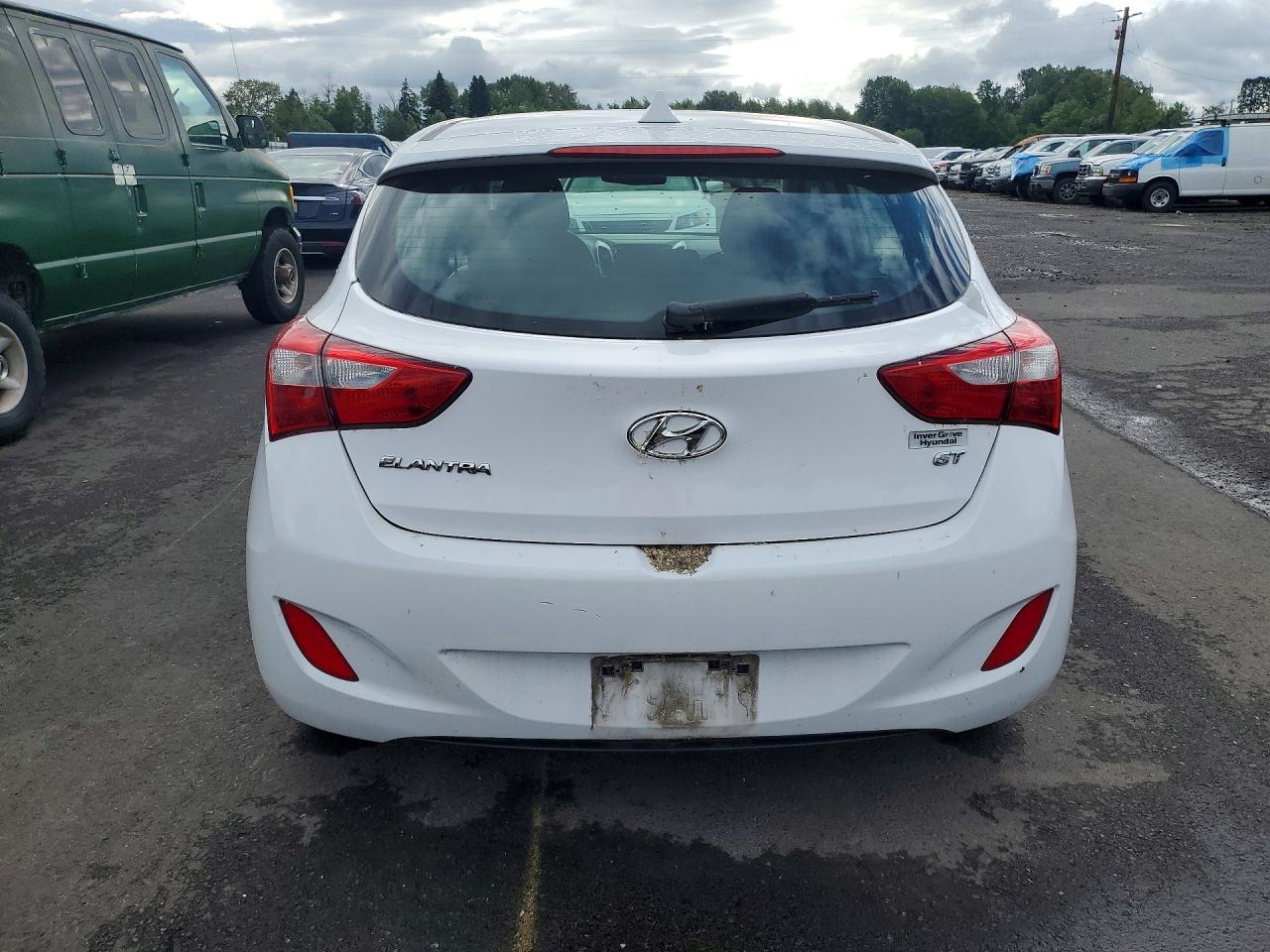 Hyundai ELANTRA Base
