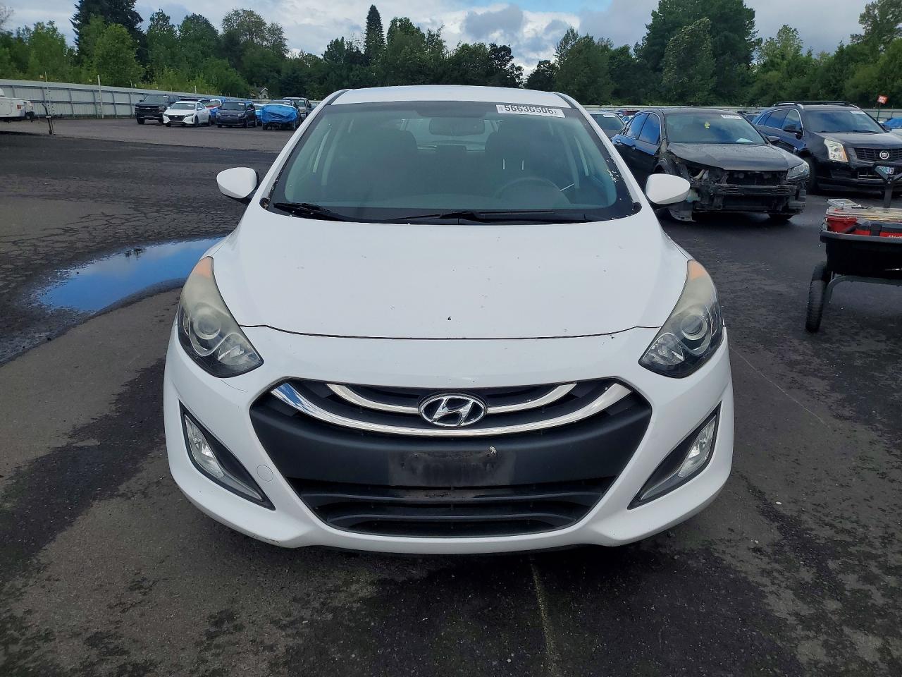Hyundai ELANTRA Base