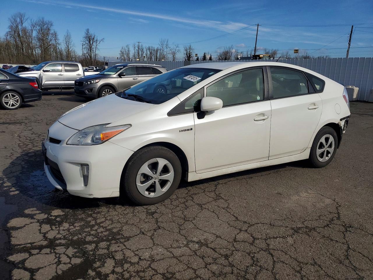 Salvage Toyota Prius Image