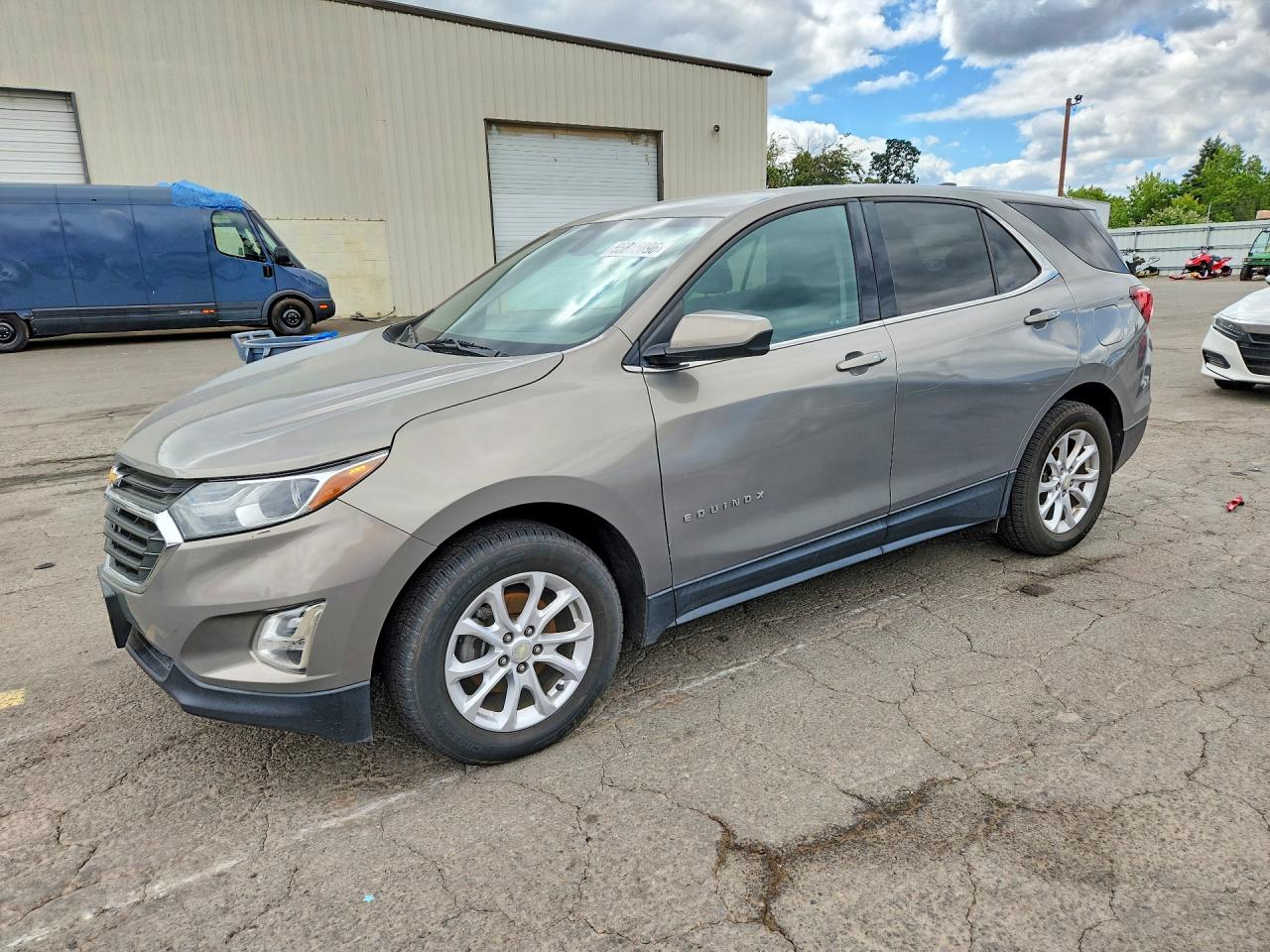 Salvage Chevrolet Equinox Image