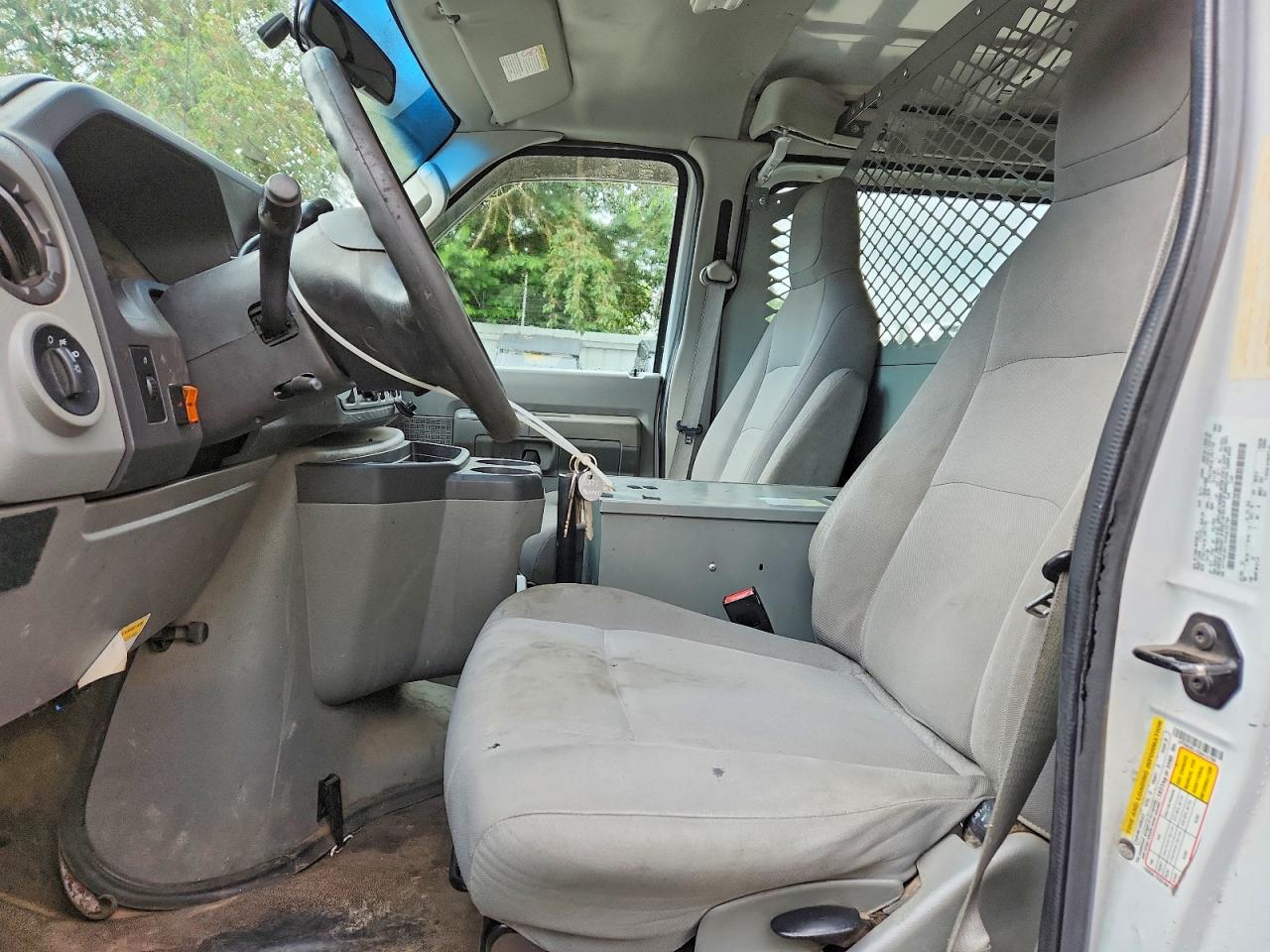 Ford Econoline E250 Van
