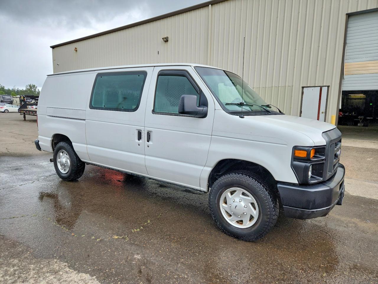 Ford Econoline E250 Van