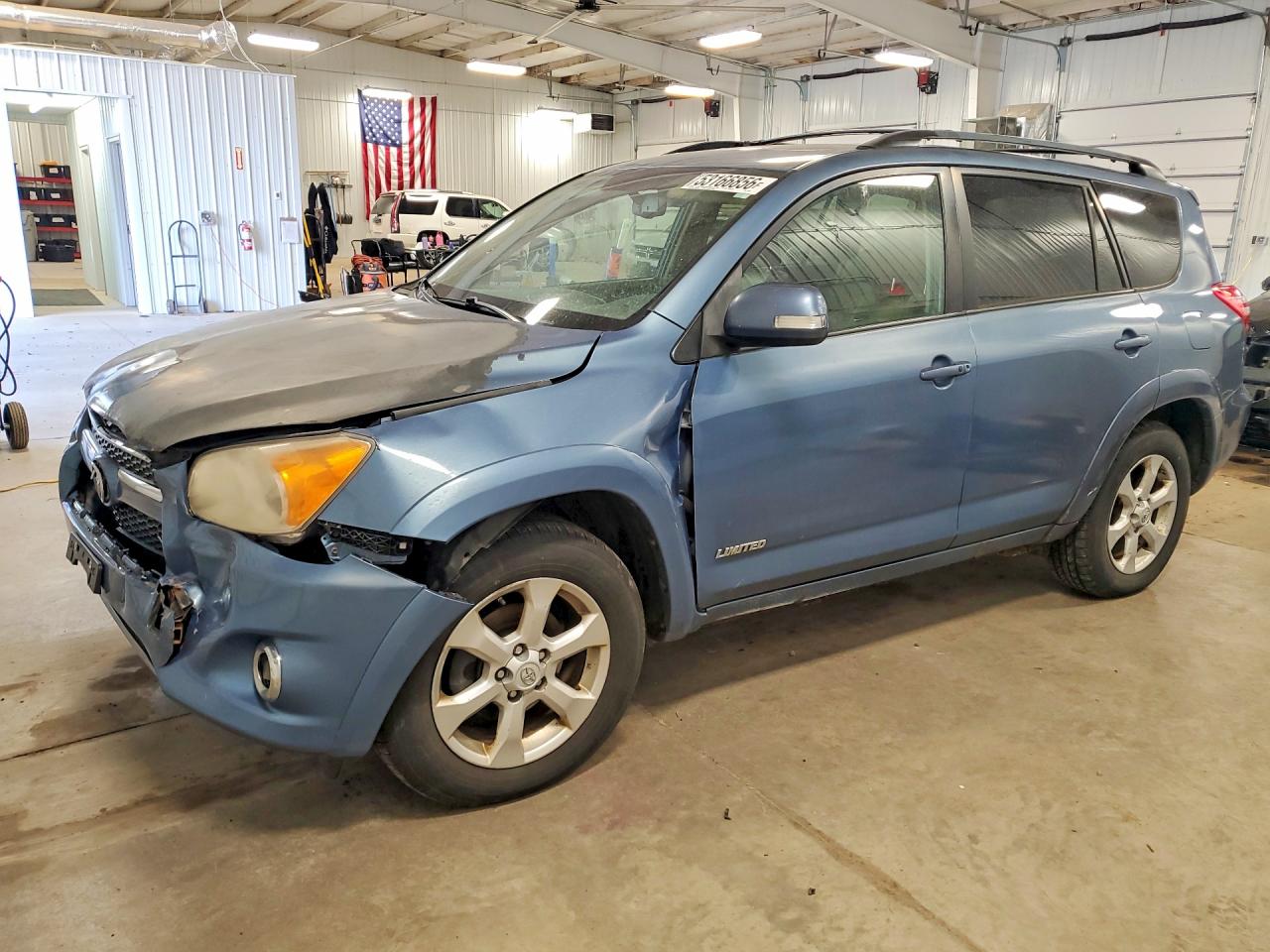 Salvage Toyota RAV4 Image