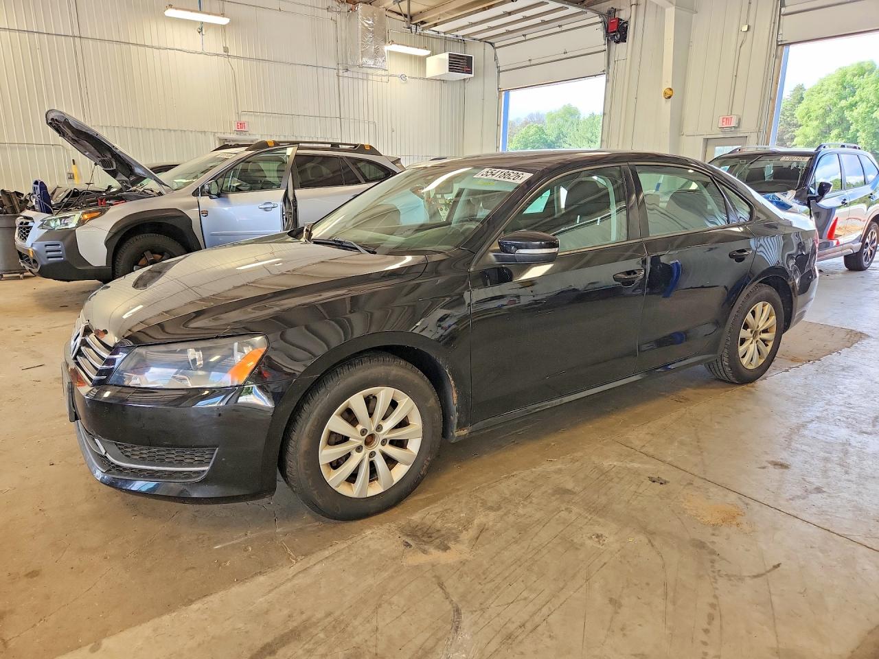 Salvage Volkswagen Passat Image