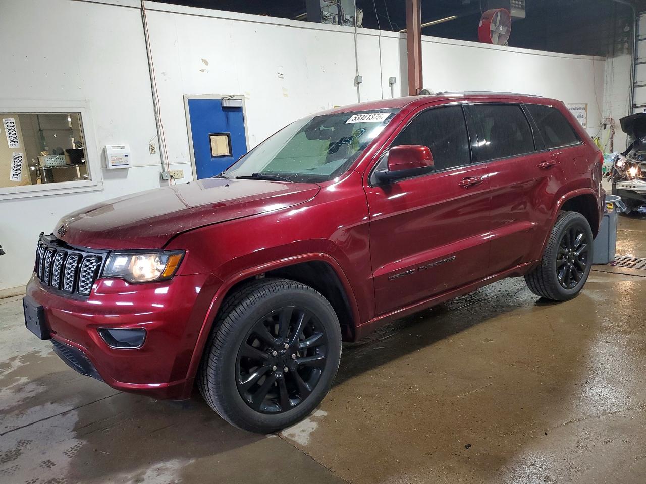 Salvage Jeep Cherokee Image