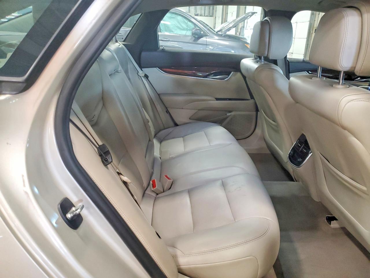 Cadillac XTS Luxury Collection