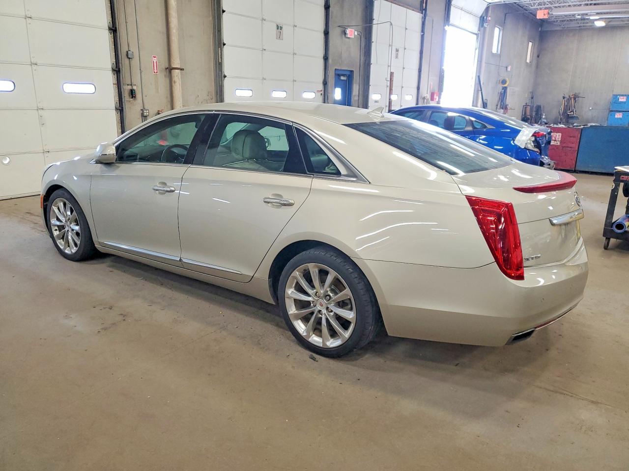 Cadillac XTS Luxury Collection
