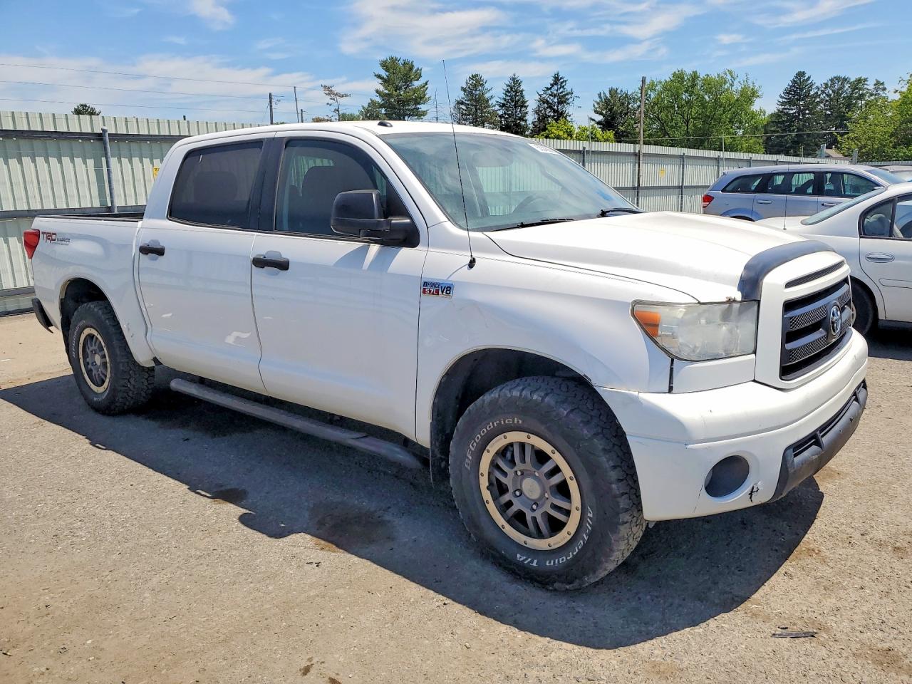 Toyota Tundra Crewmax Sr5