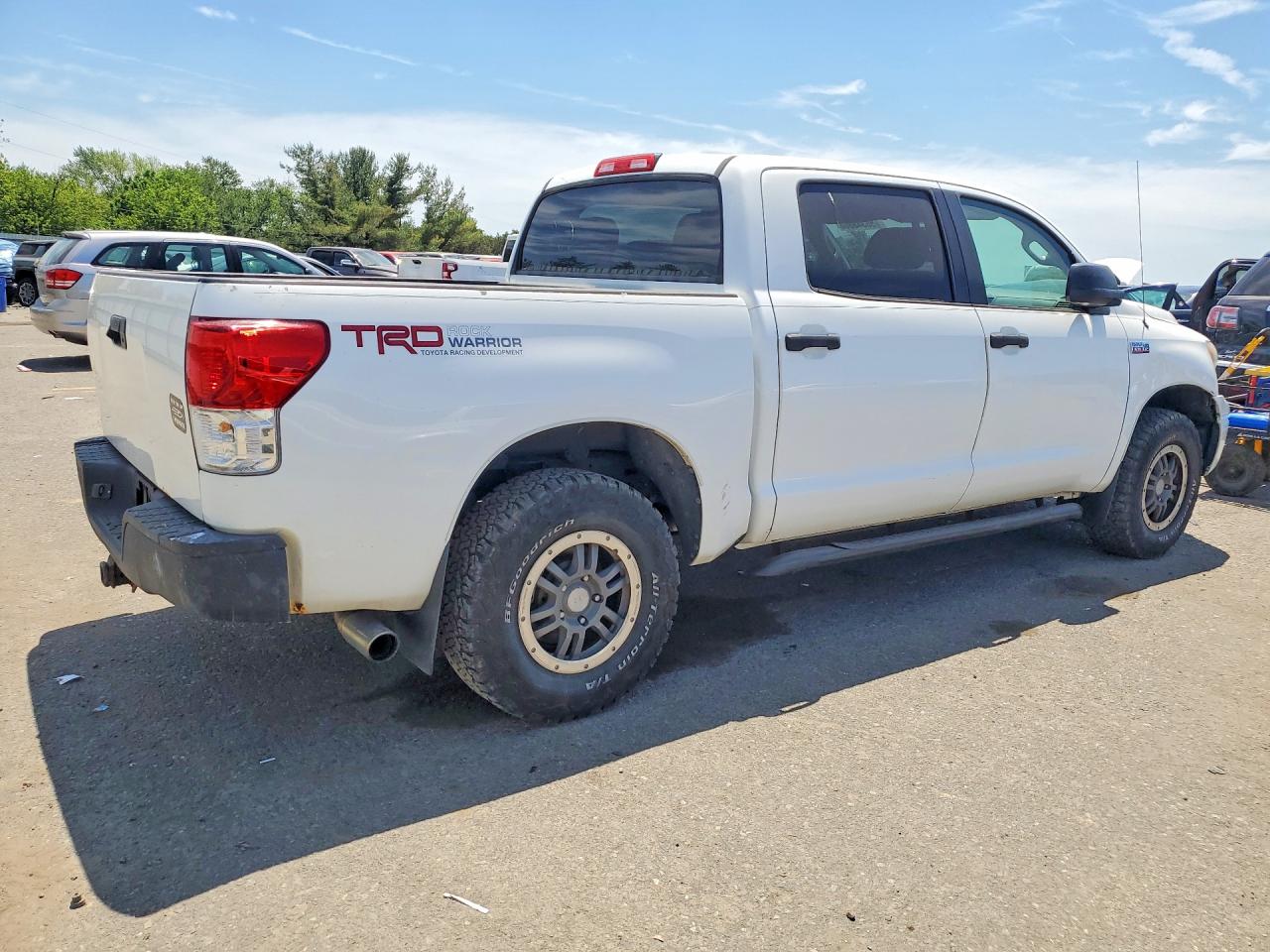 Toyota Tundra Crewmax Sr5