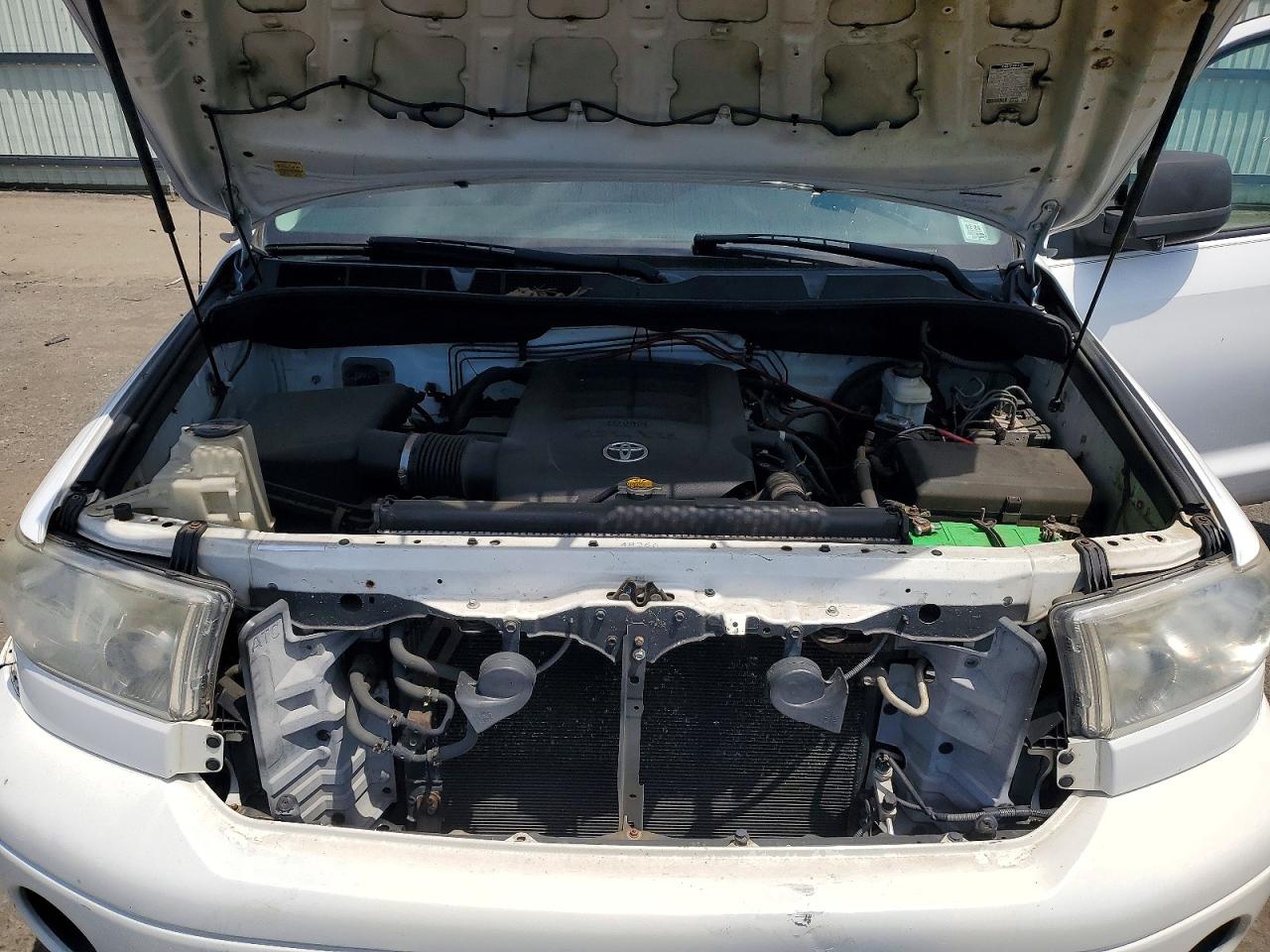 Toyota Tundra Crewmax Sr5