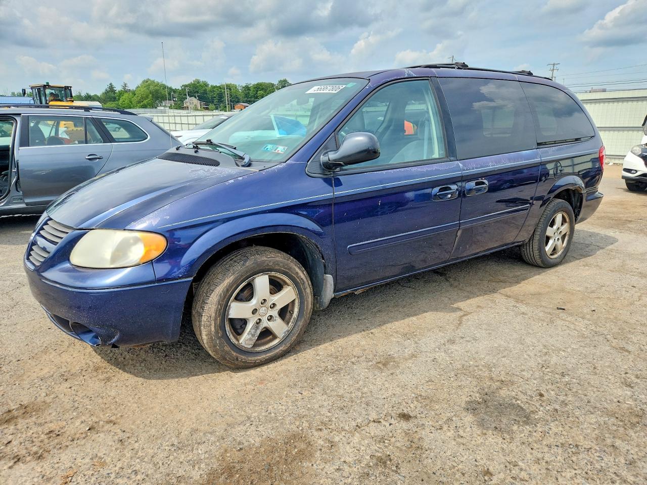 Salvage Dodge Caravan Image