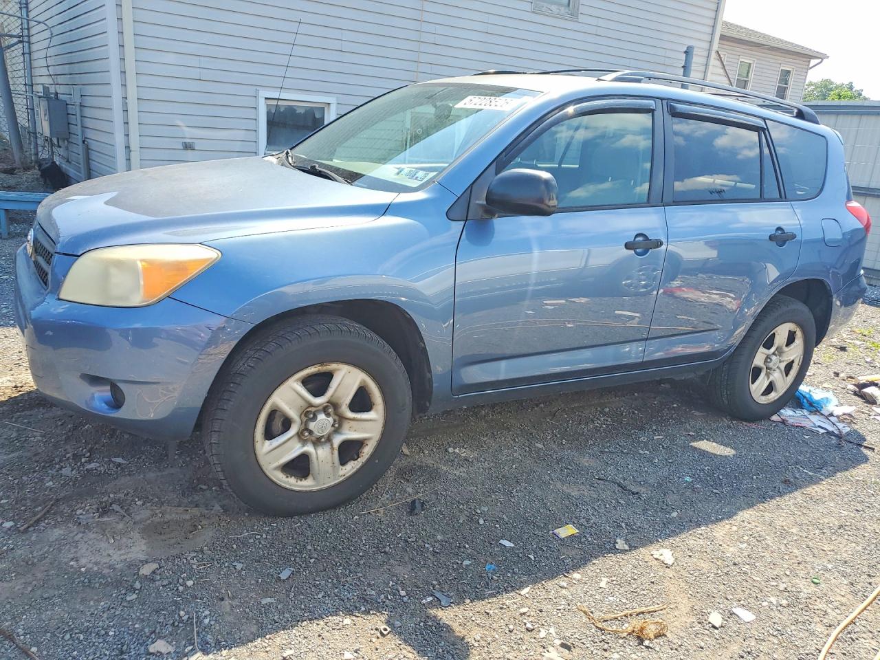 Salvage Toyota RAV4 Image