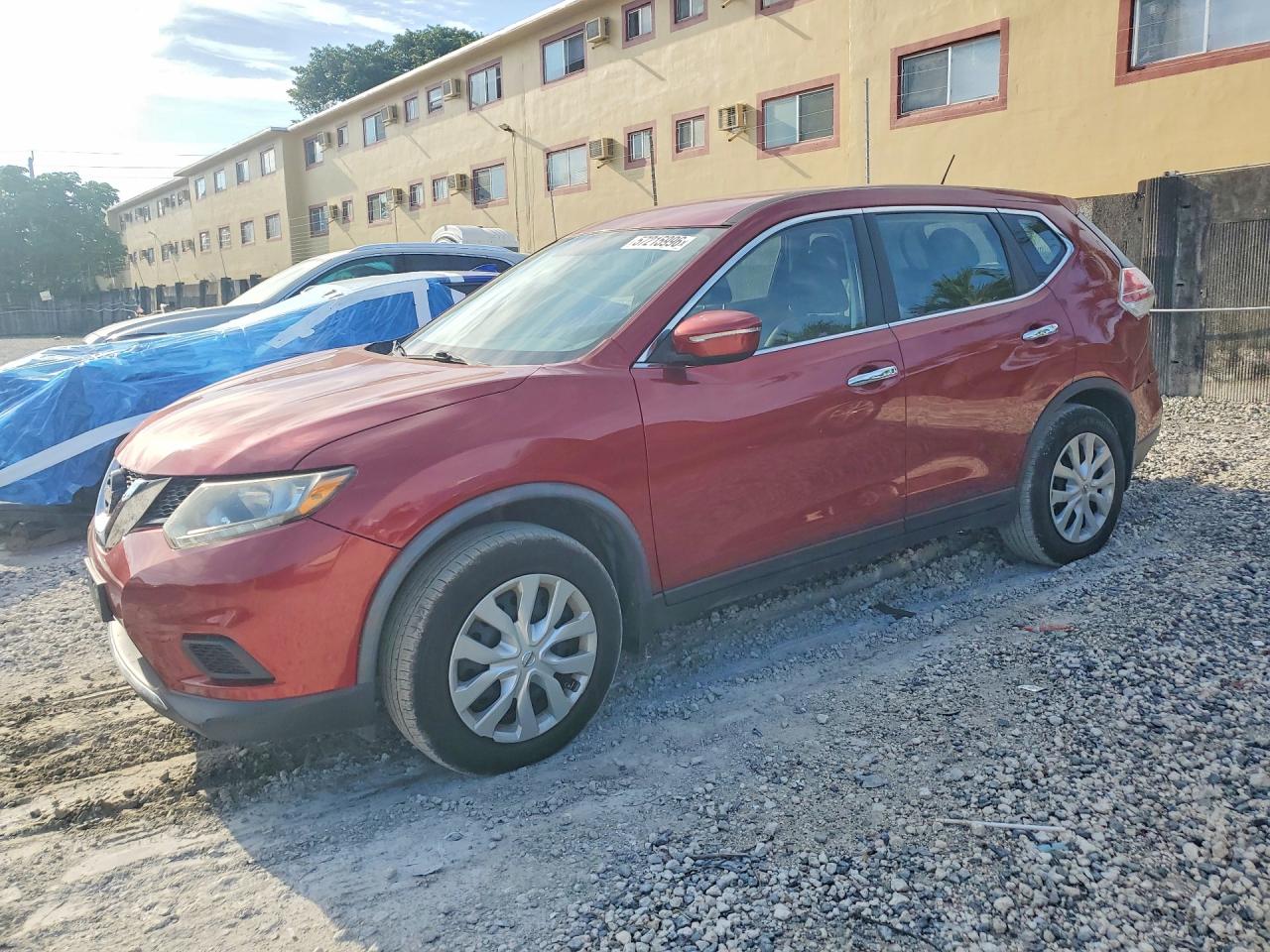 Salvage Nissan Rogue Image