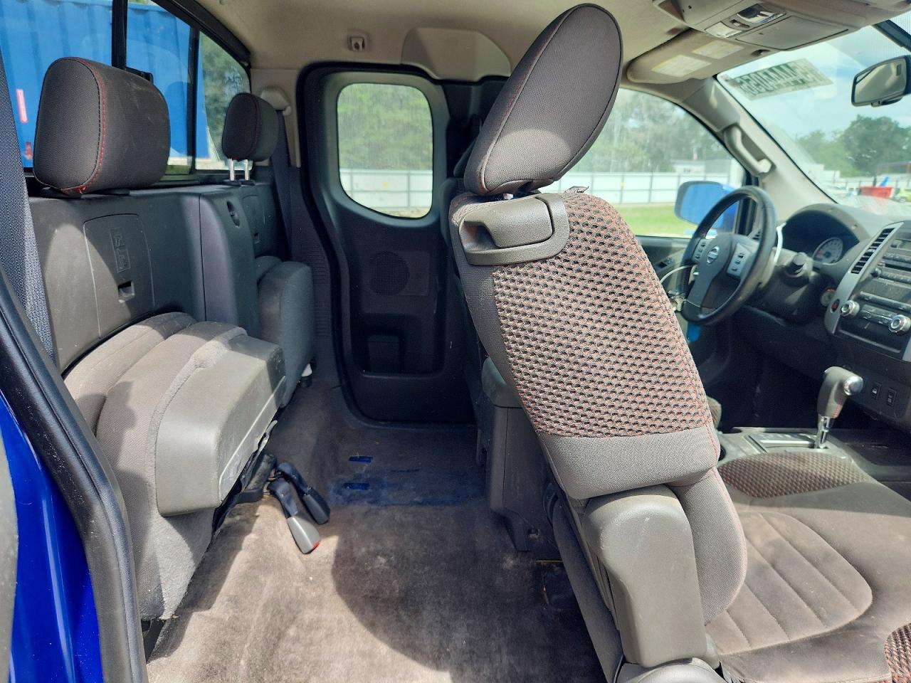 Nissan Frontier Sv V6