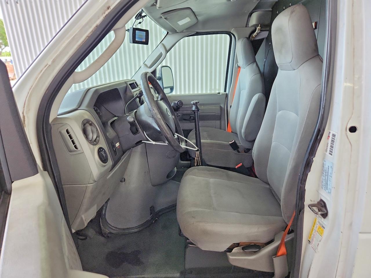 Ford Econoline E150 Van