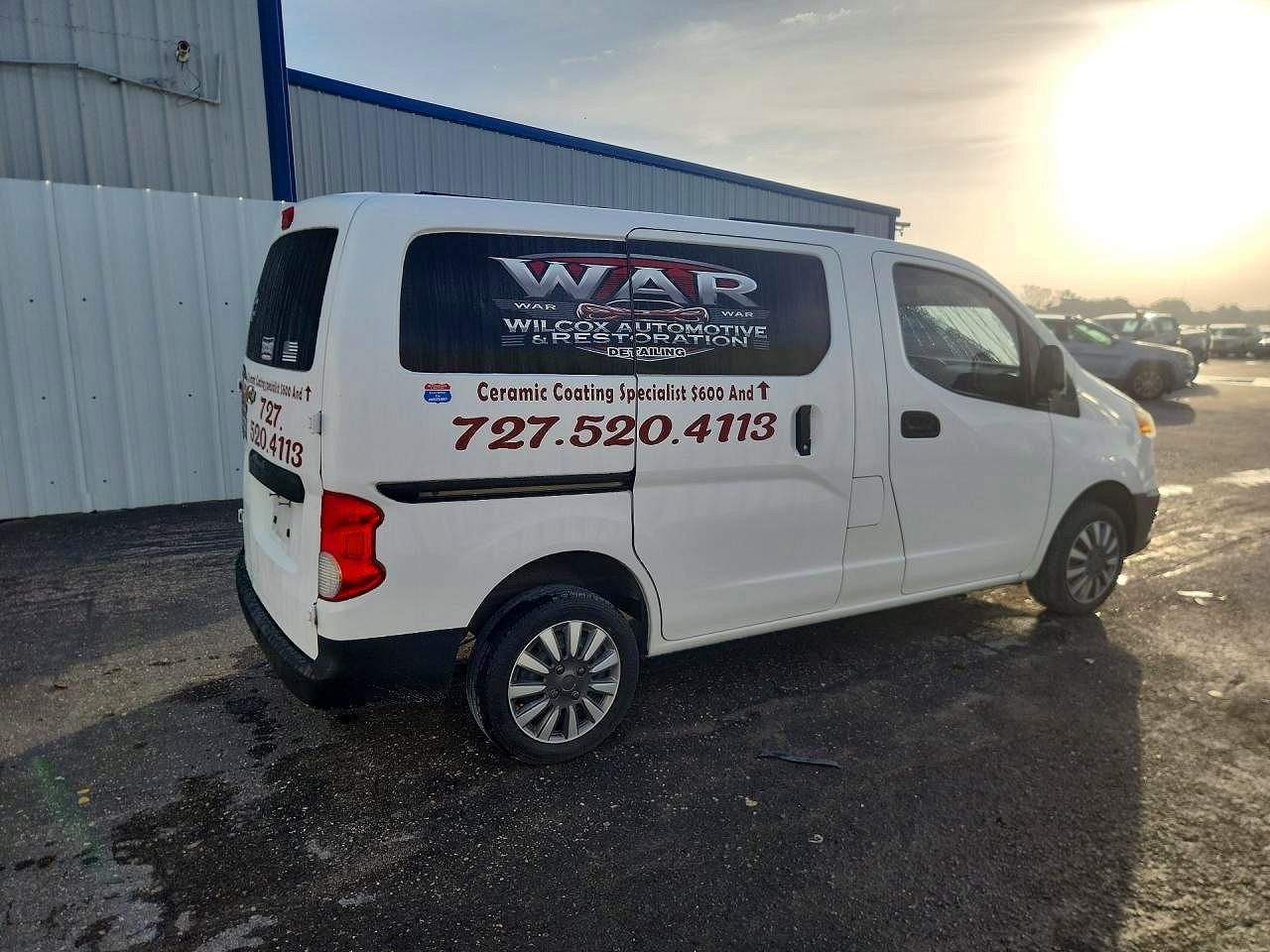 Chevrolet Express Lt