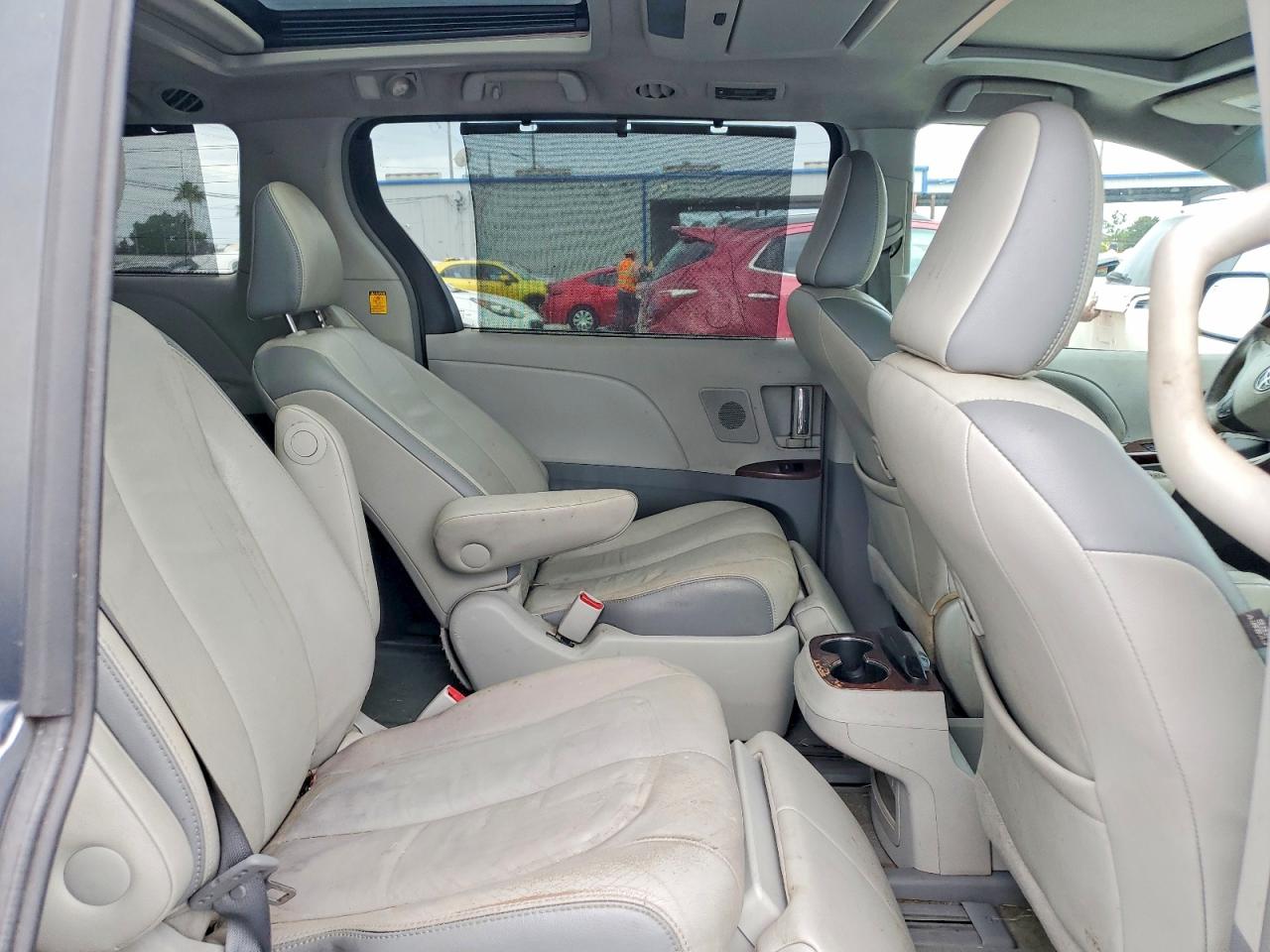 Toyota Sienna Limited 7-passenger