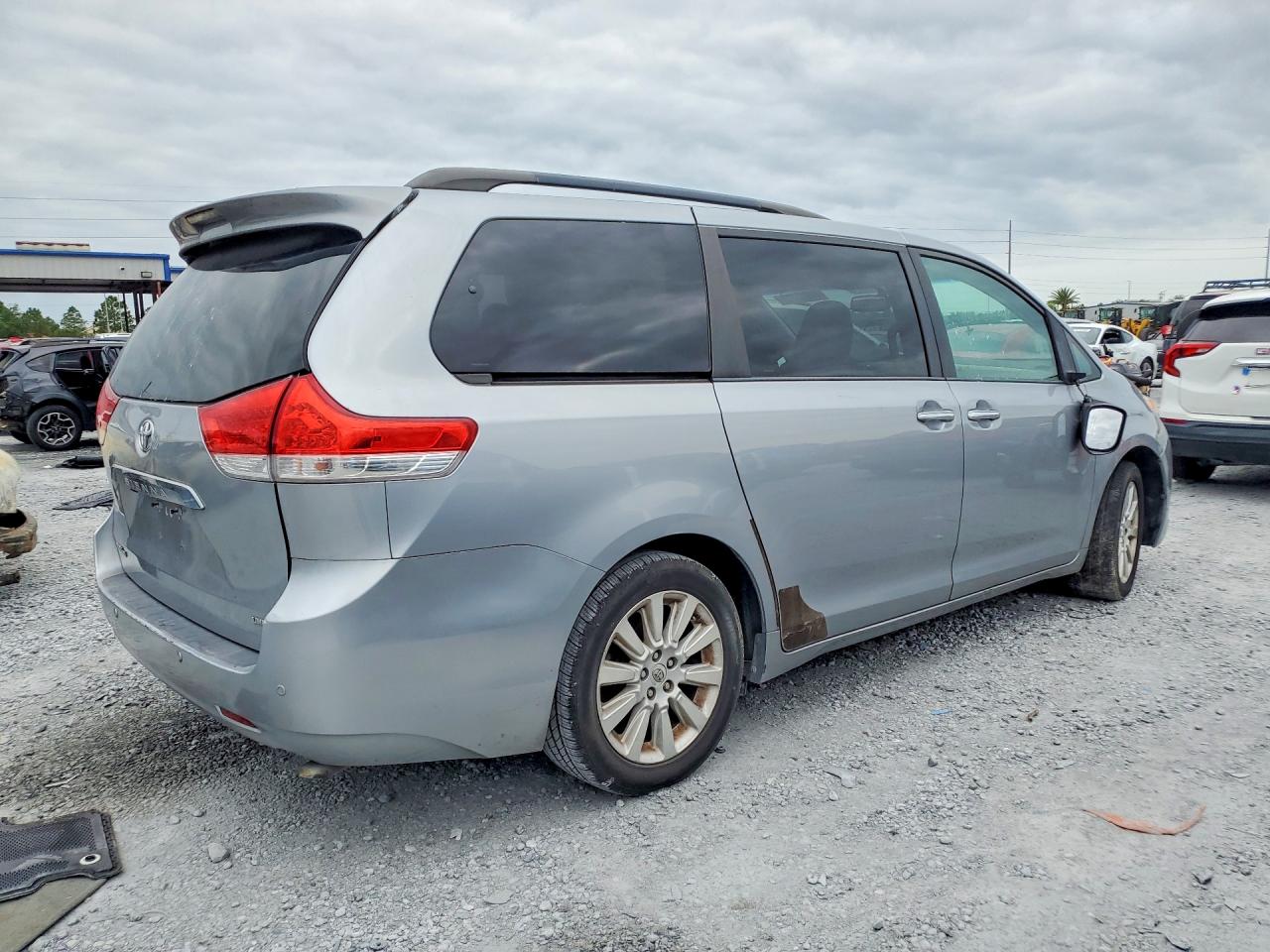 Toyota Sienna Limited 7-passenger
