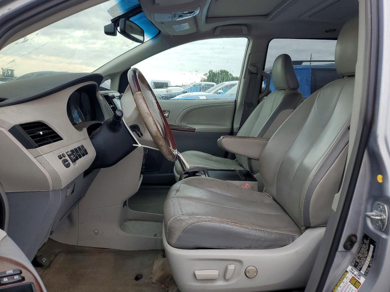 Toyota Sienna Limited 7-passenger