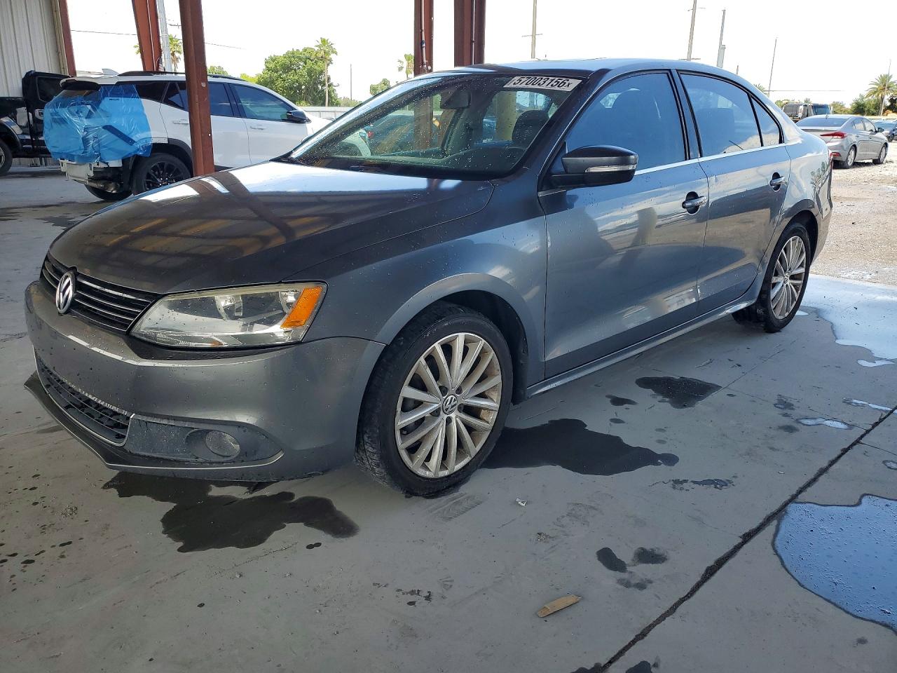 Salvage Volkswagen Jetta Image