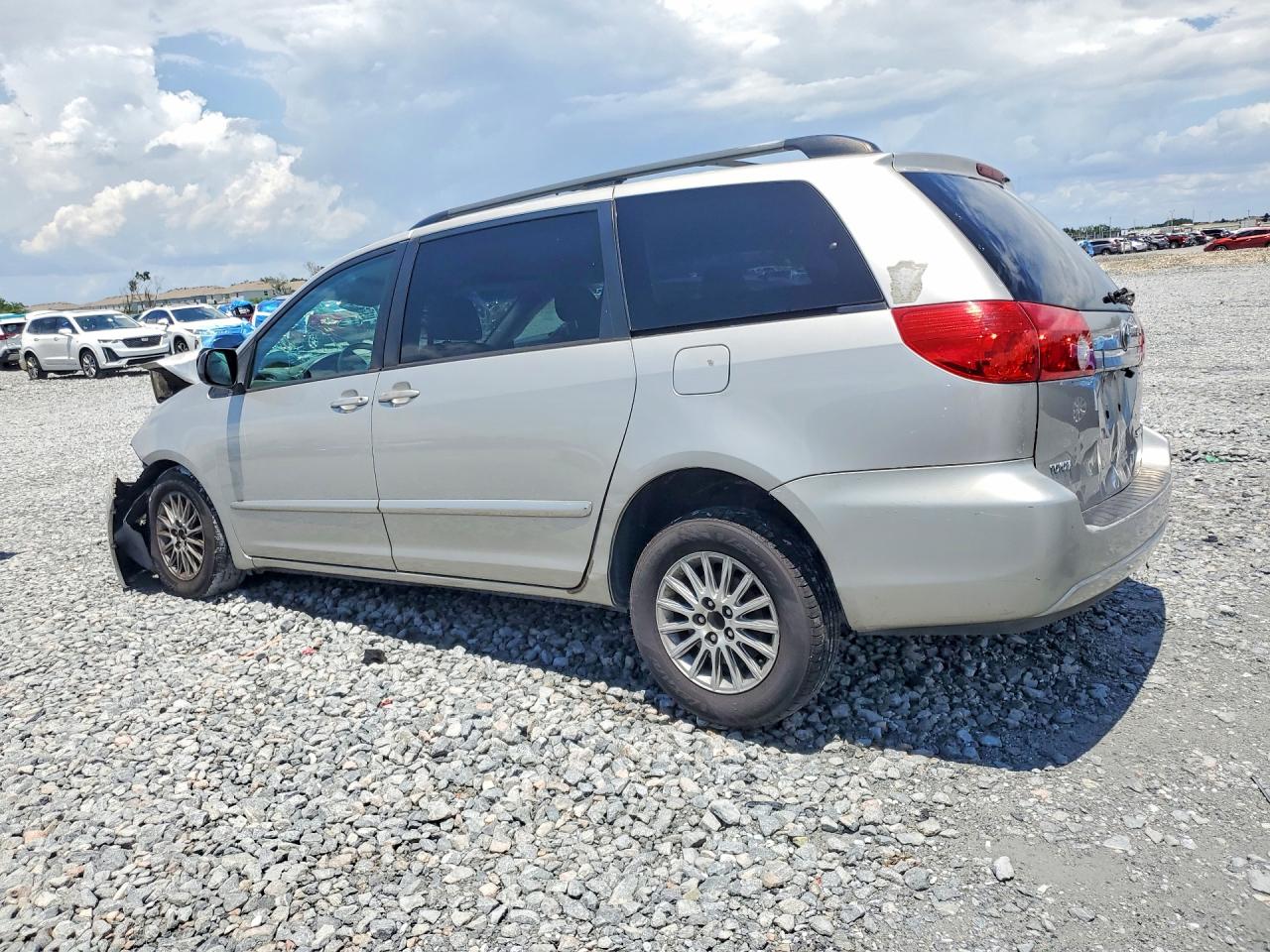 Toyota Sienna Le 7 Passenger