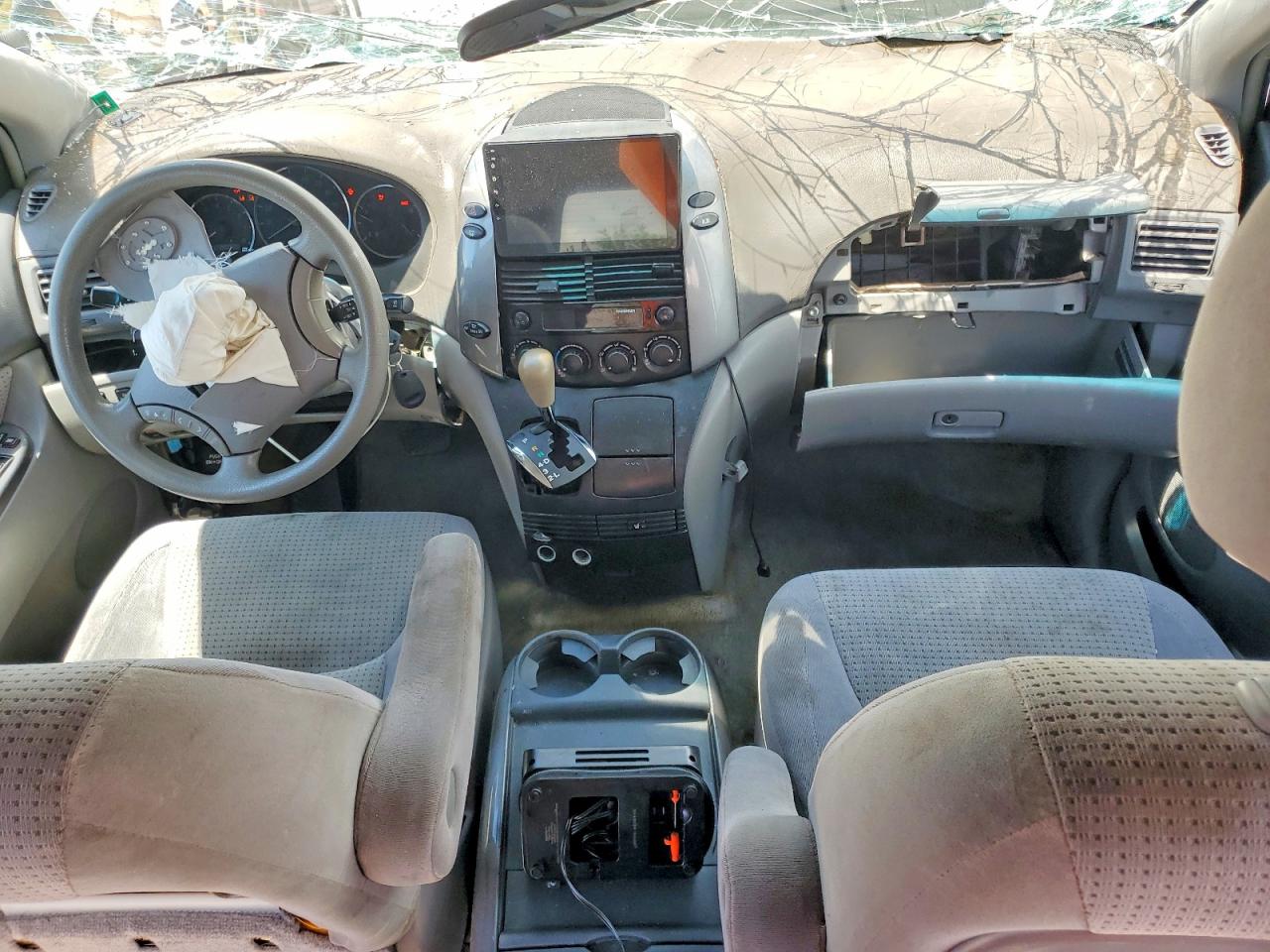 Toyota Sienna Le 7 Passenger
