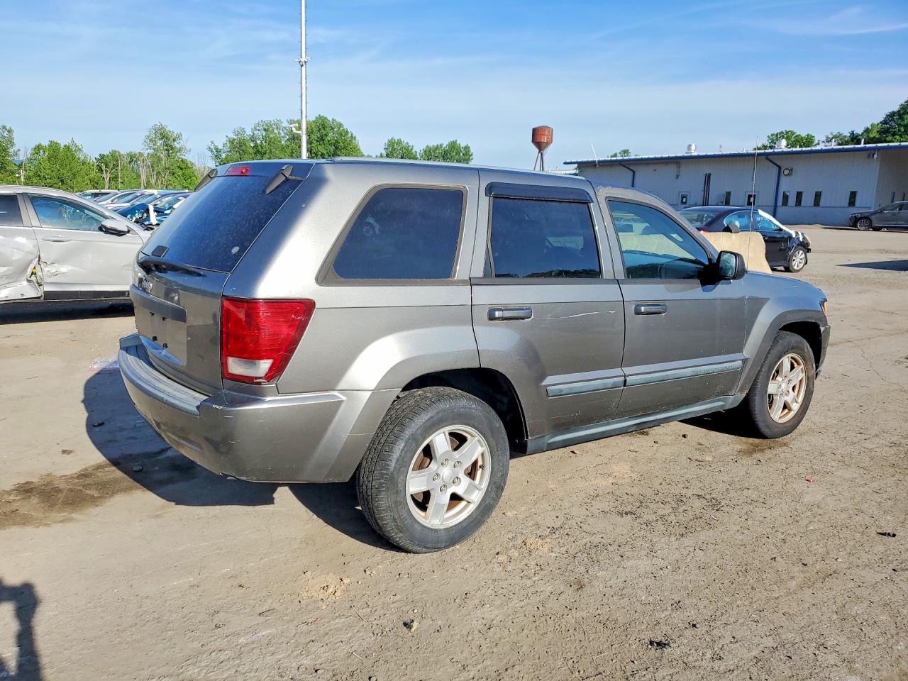 Jeep Grand Cherokee Laredo