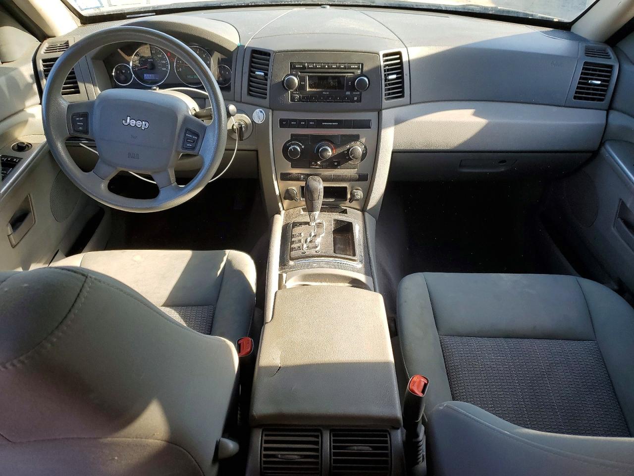 Jeep Grand Cherokee Laredo