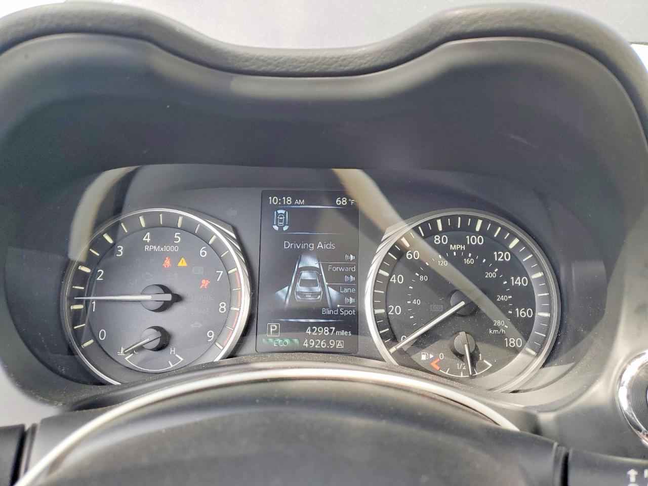 INFINITI Q50 Luxe