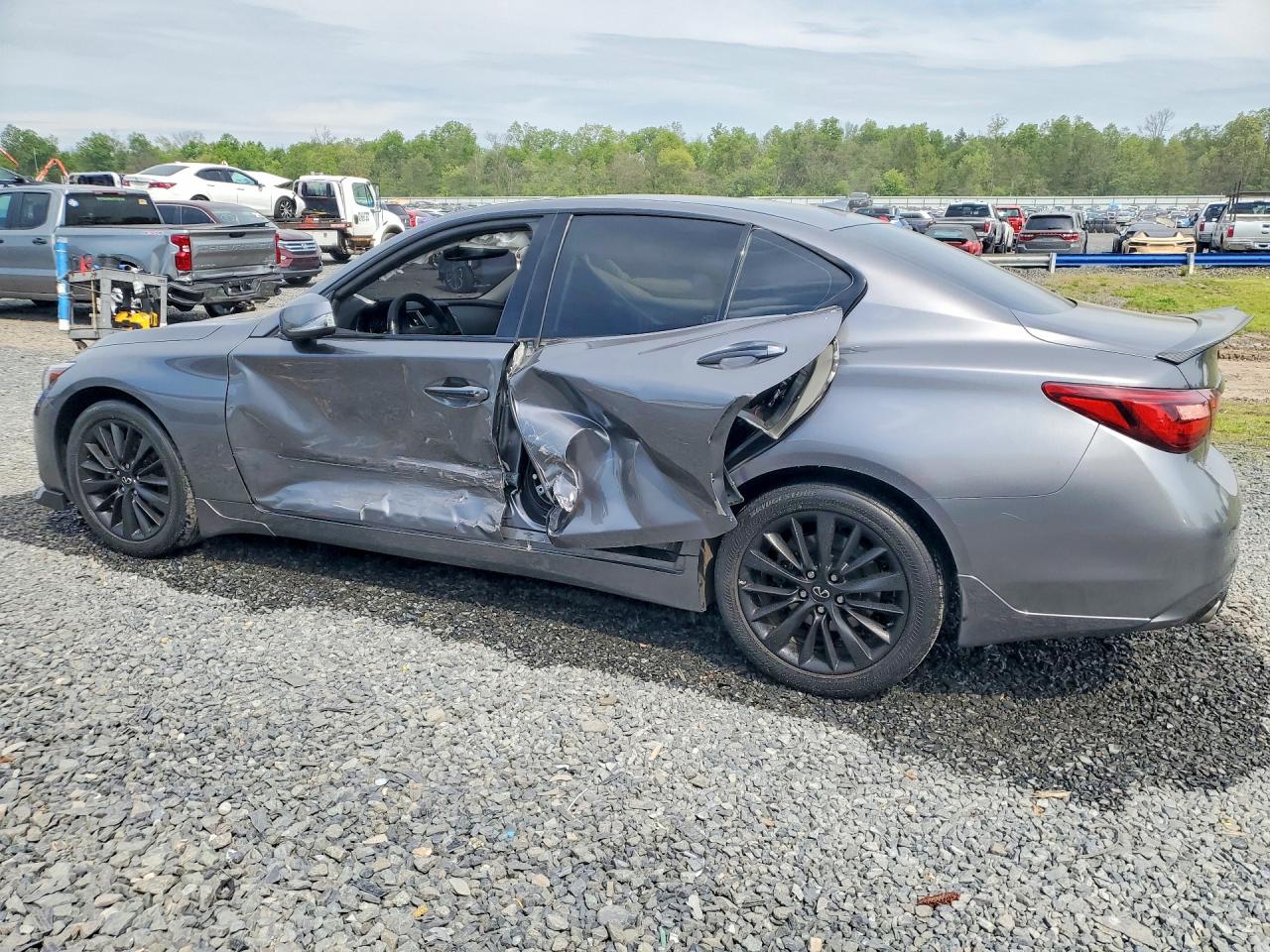INFINITI Q50 Luxe