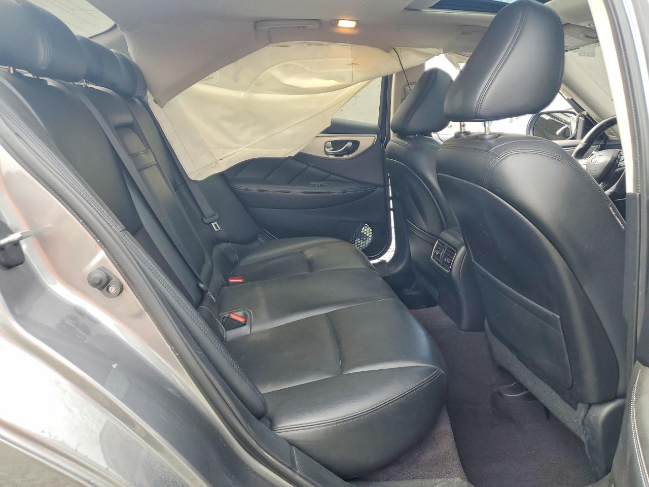 INFINITI Q50 Luxe