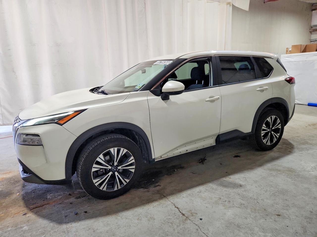 Salvage Nissan Rogue Image