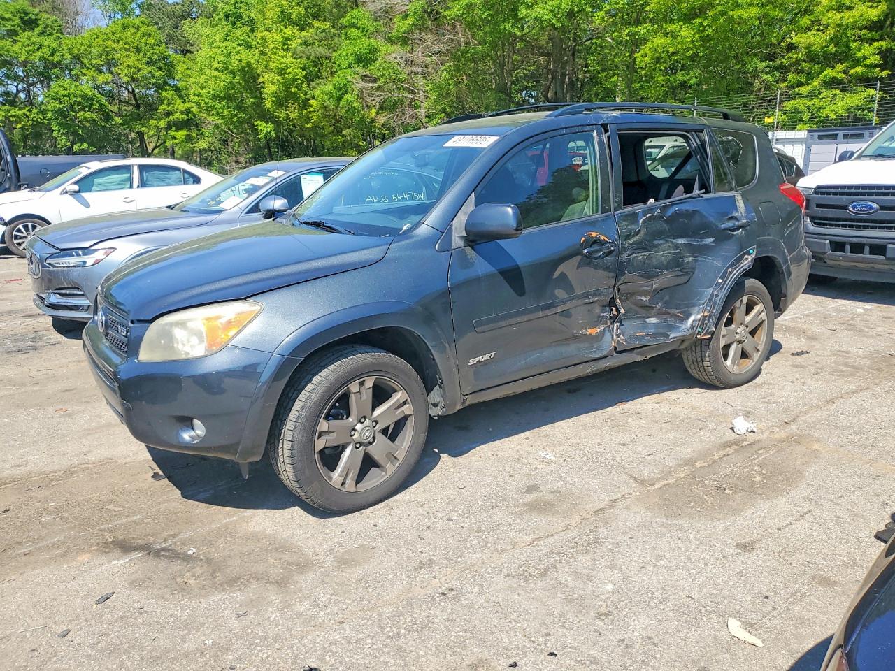 Salvage Toyota RAV4 Image