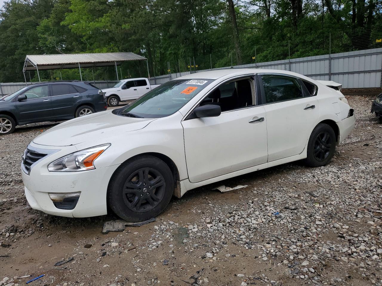 Salvage Nissan Altima Image