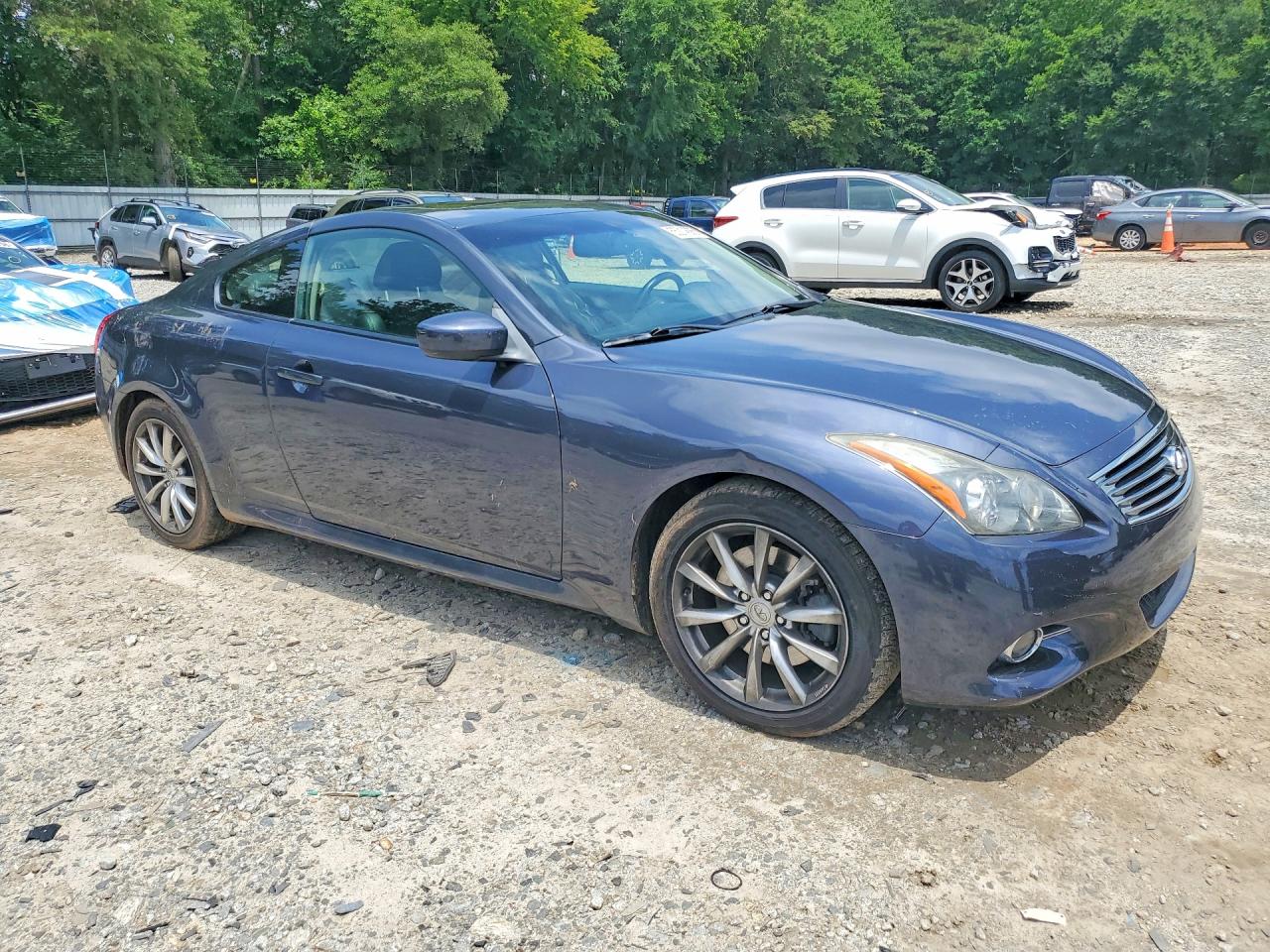 INFINITI G37 Base