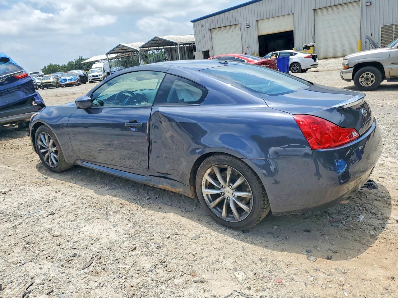 INFINITI G37 Base