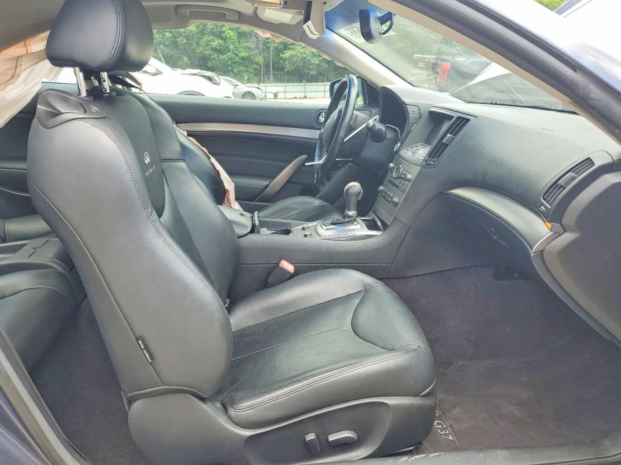 INFINITI G37 Base