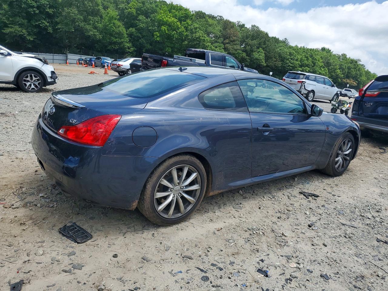 INFINITI G37 Base