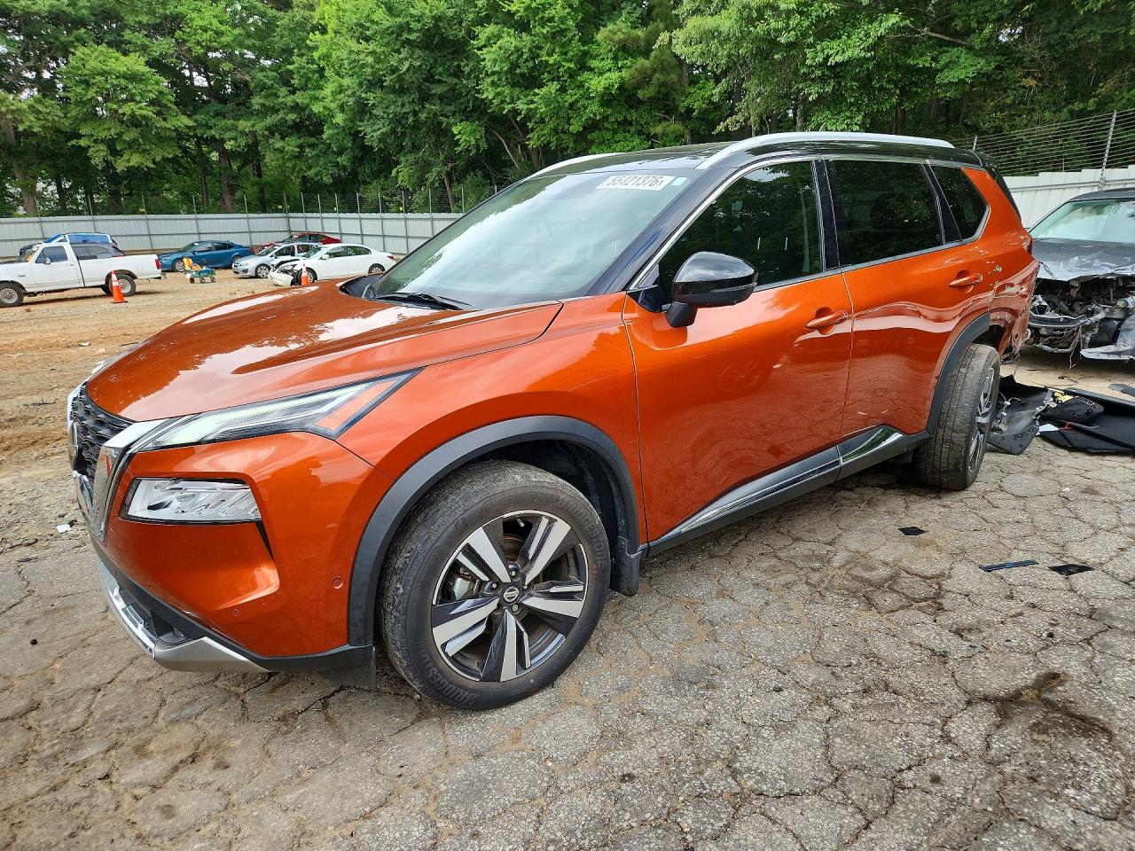 Salvage Nissan Rogue Image