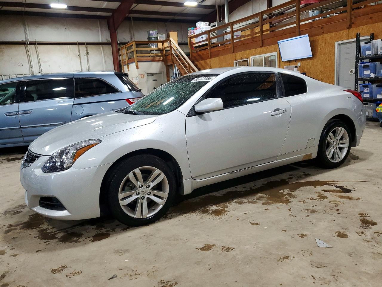 Salvage Nissan Altima Image