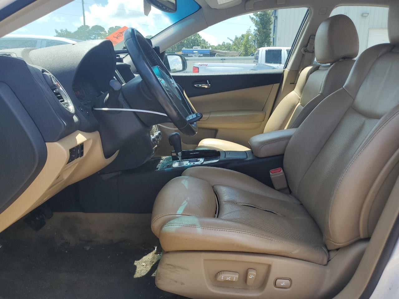 Nissan Maxima S